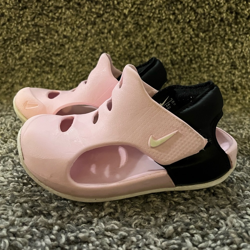 Nike water shoes